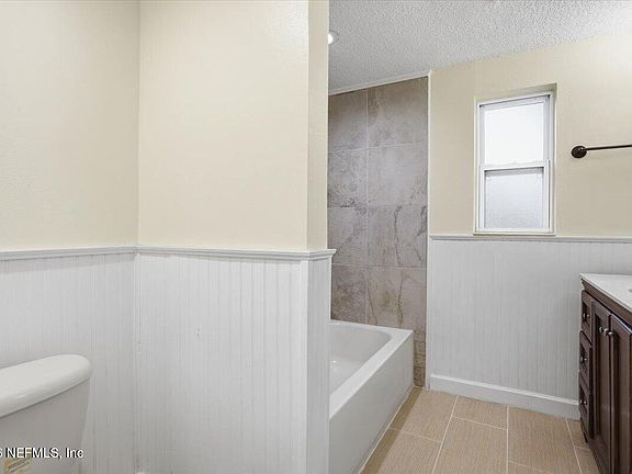 4th image of 4955 SPRING GLEN Road