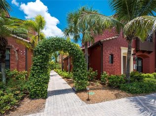 8953 Malibu St #4-2, Naples, FL 34113