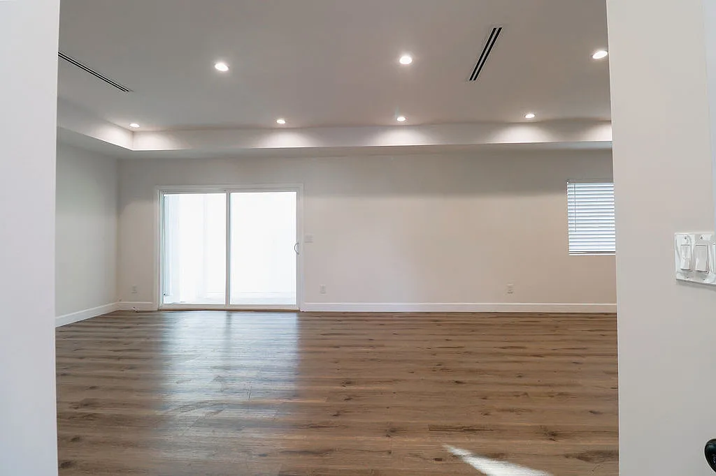 3 bed, 2.5 bath, 1431 sqft, $4,250 — Photo 2