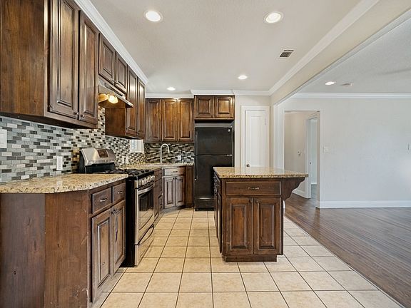 4th image of 9108 Farmer Rd