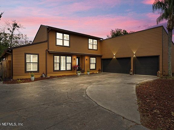 2nd image of 4053 GREENWILLOW LANE W. Lane W