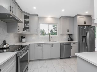 1728 156th St, Surrey, BC V4A 4T1