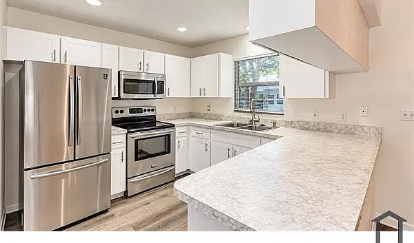 3 bed, $2,600 — Photo 3