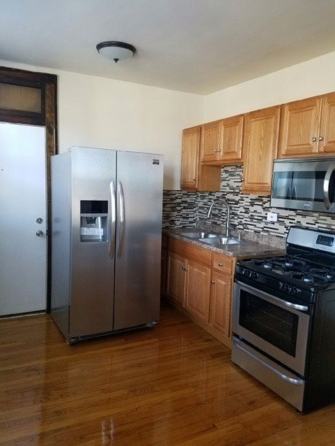 1st image of 1903 N La Crosse Ave APT 3
