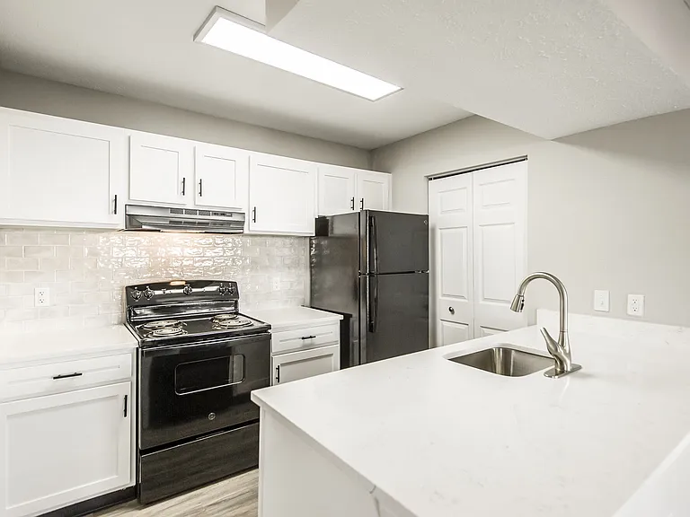 The Stockwell Apartments — Photo 16