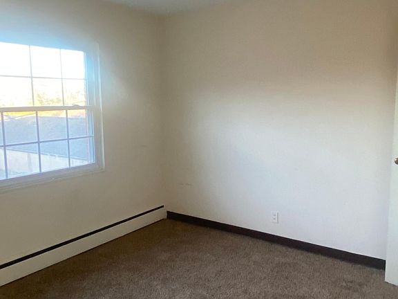 5th image of 135 Belmont Ave APT 4
