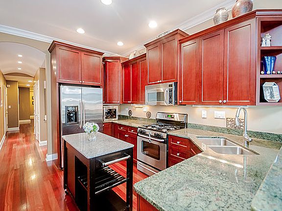 2nd image of 2131 W Belmont Ave #2E