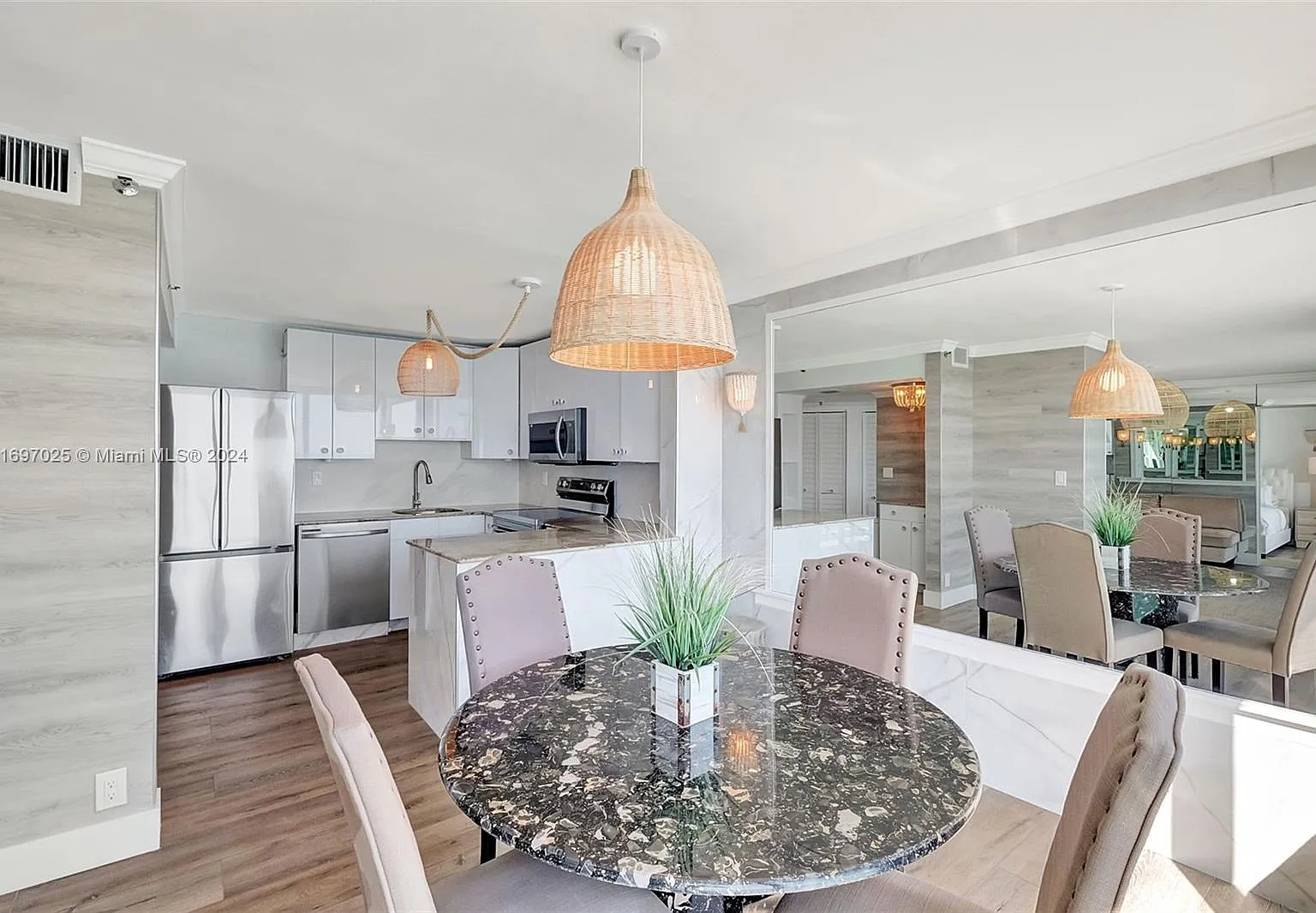 The Riviera Condo — Photo 3