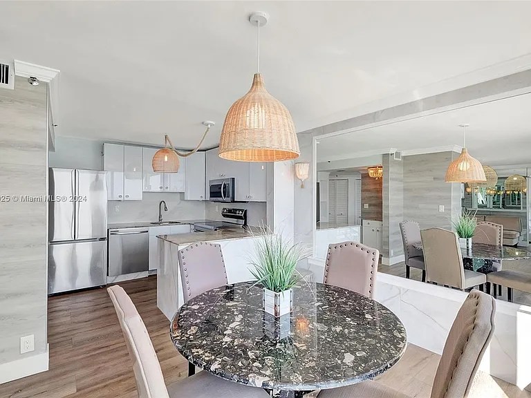 2401 Collins Ave #1902 — Photo 3
