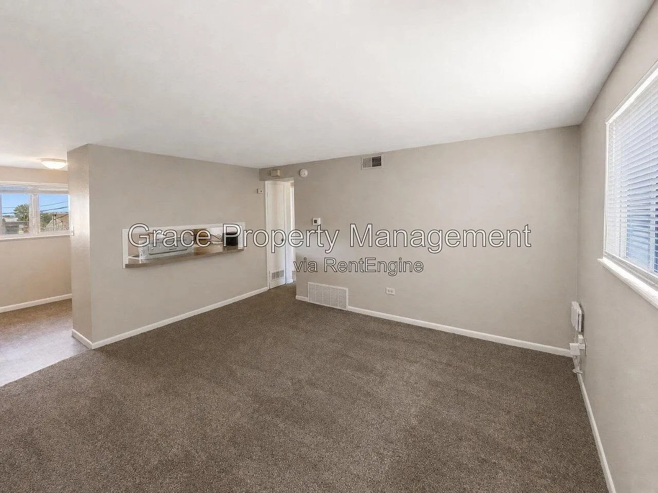 2 bed, 1.0 bath, 821 sqft, $995 — Photo 2