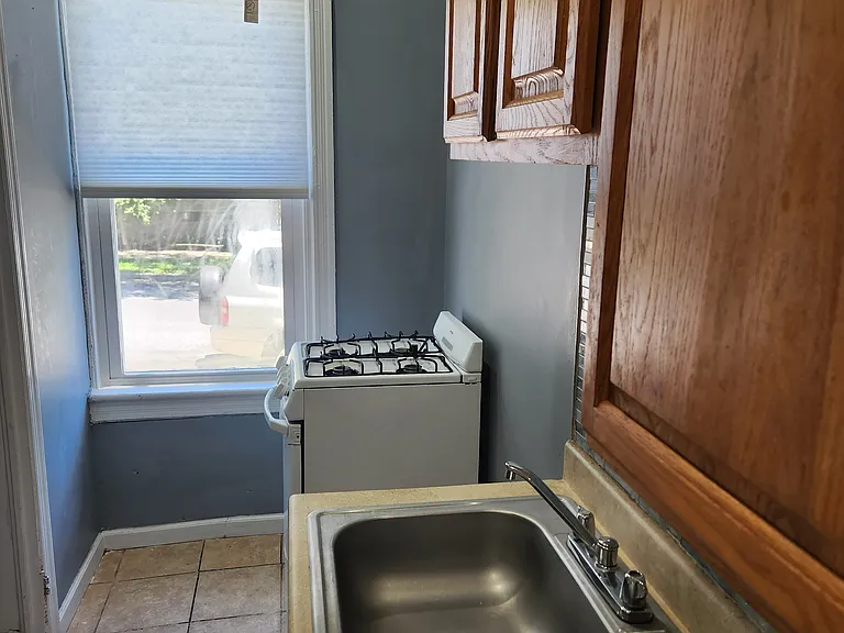 104 Stevens Ave — Photo 6