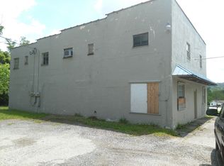 100 Coal River Rd, Saint Albans, WV 25177