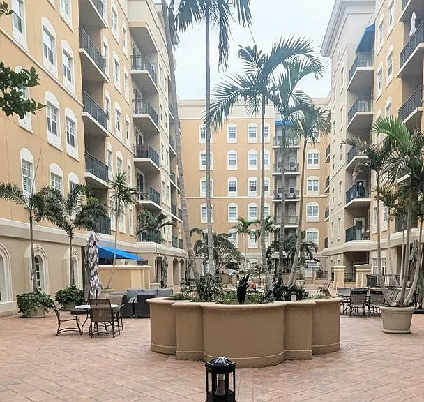 1064 N Tamiami Trl #1325 — Photo 36