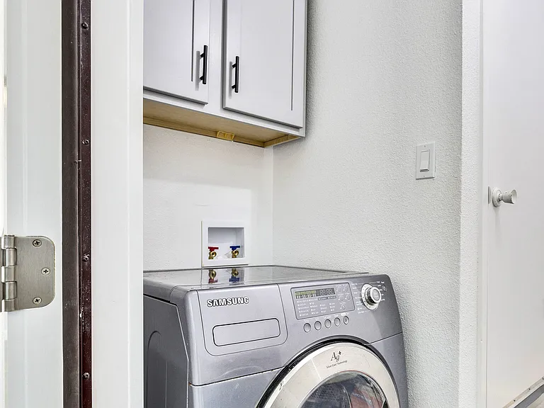 Laundry Room with Washer/Dryer connected