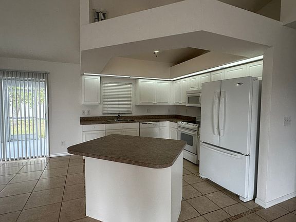 3rd image of 2824 NW 8th Pl