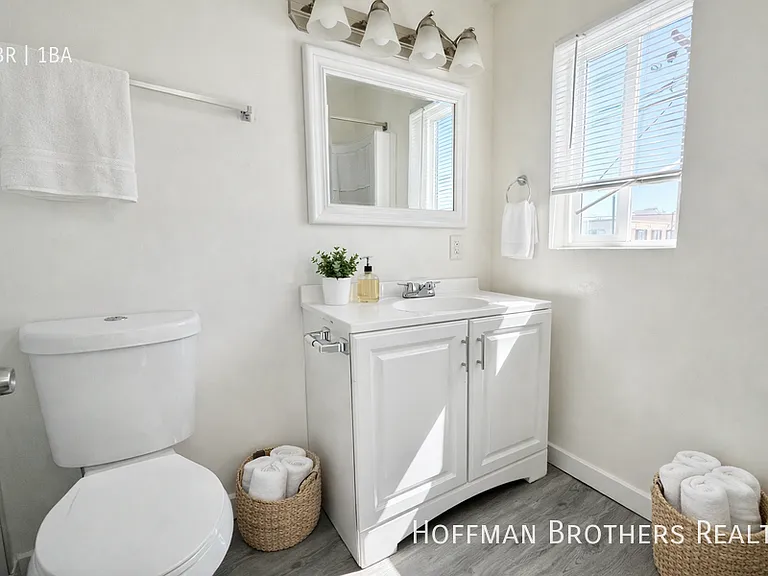 8701 S Figueroa St #203 — Photo 4