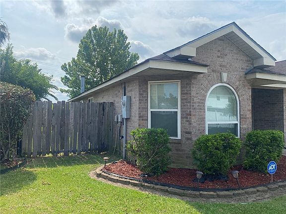 2nd image of 25 Petunia Ct
