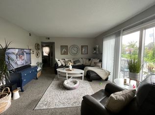 5920 Reeds Rd #5938203, Mission, KS 66202