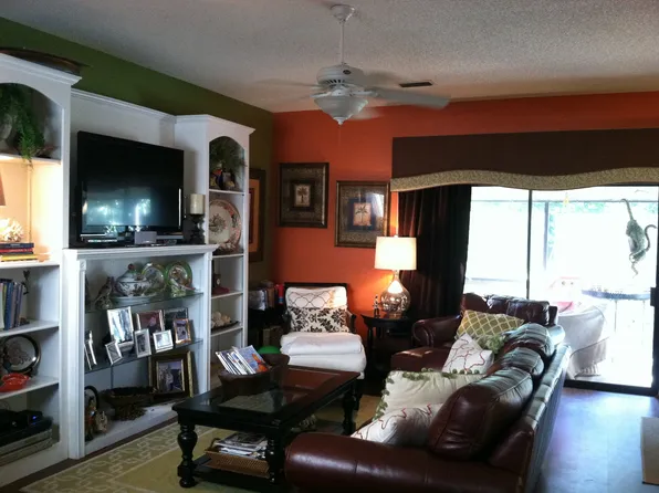 121 Woodland Pl, Osprey, FL 34229
