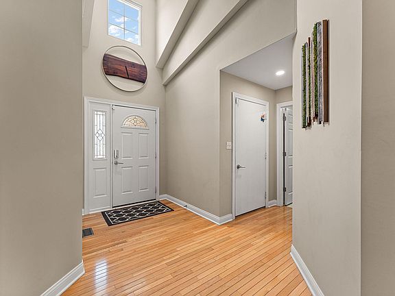 3rd image of 11988 W 107th Pl