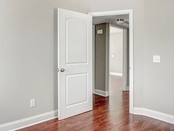 5th image of 1246 Graham Ave Unit 23