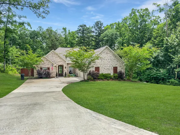 103 Saint Charles Ave, Florence, MS 39073