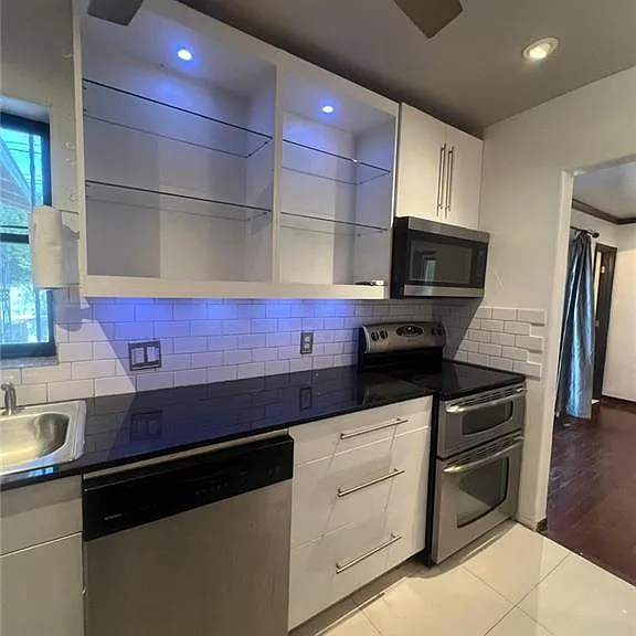 1808 N Broadway St — Photo 5