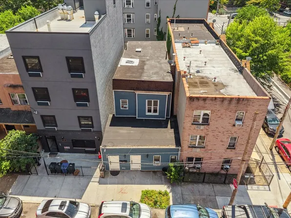 444 Cyrus Place image 3 of 40