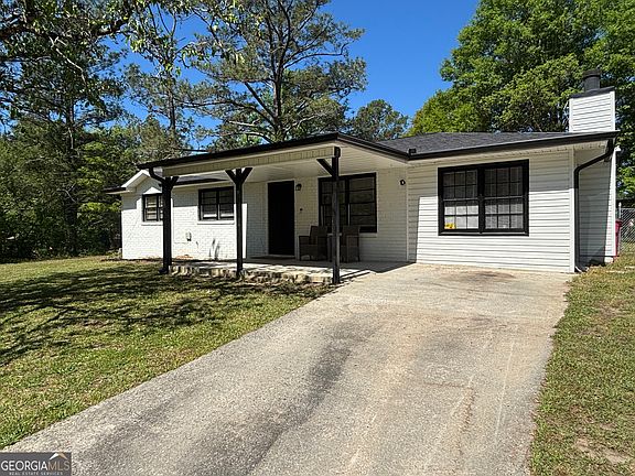 3rd image of 4621 Pinedale Dr