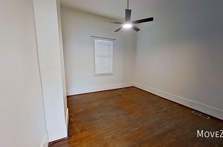209 E Peace St #B — Photo 18