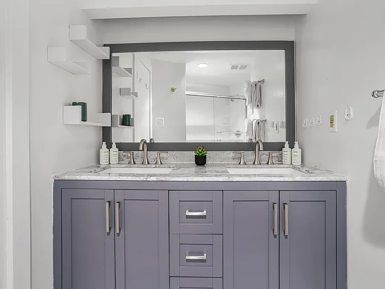 1732 Willard St NW #B — Photo 5