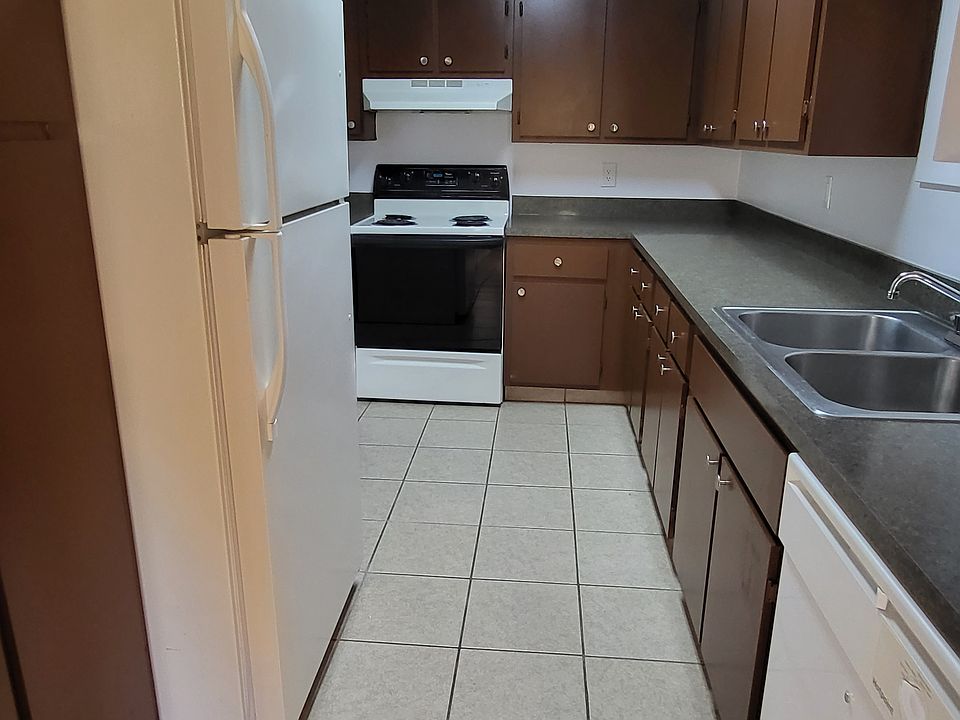 1st image of 278 Woodlake Dr