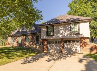 1604 SW 21st St, Blue Springs, MO 64015