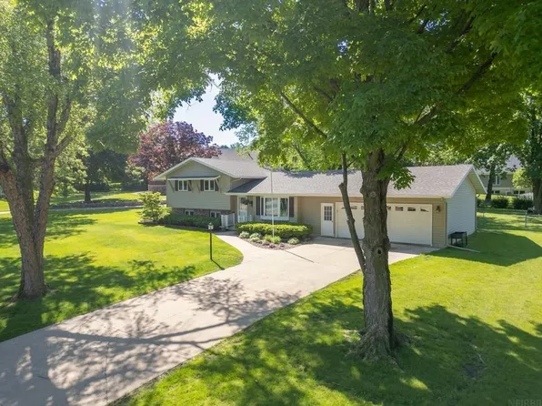 710 3rd Ave, Charles City, IA 50616