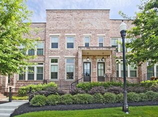 60 Yorkshire Pl, Sandy Springs, GA 30328