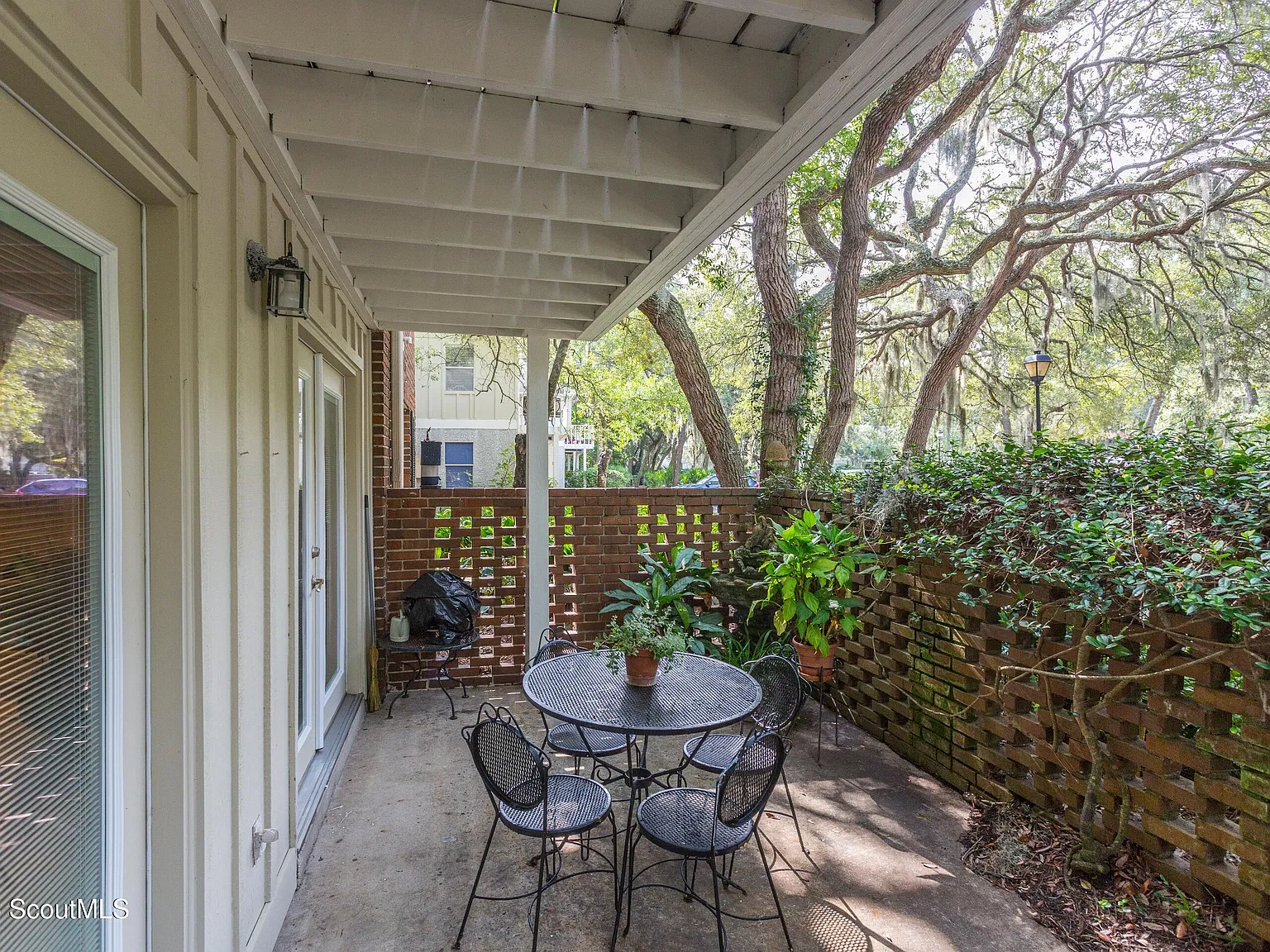 3 bed, 2.0 bath, 1040 sqft, $3,200 — Photo 4