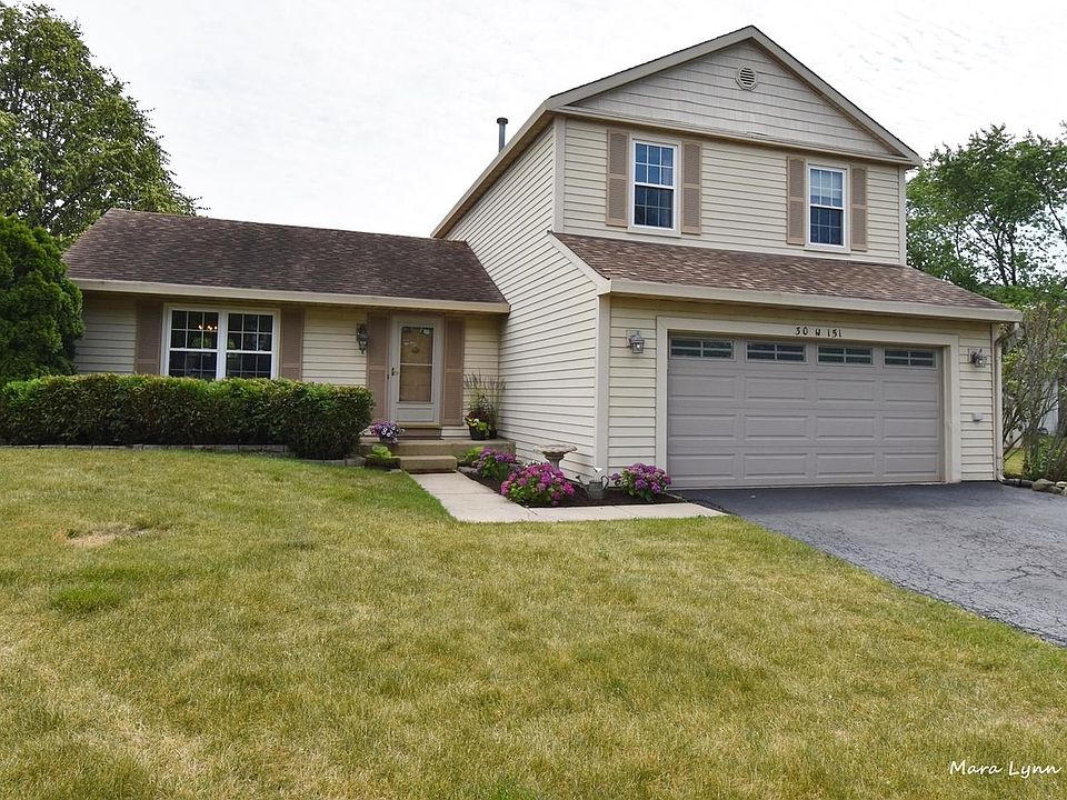 1st image of 30W151 Oxford Dr