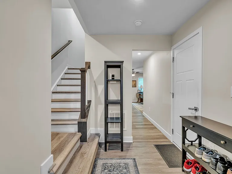 589 Westport St — Photo 4