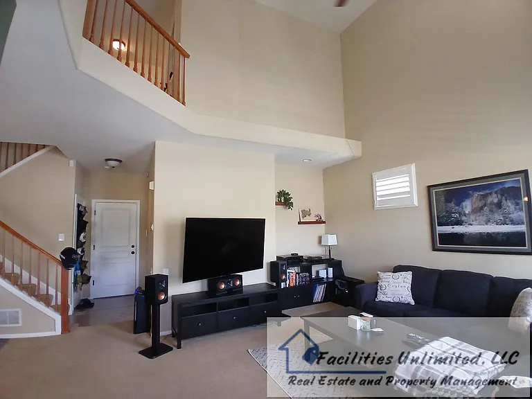 3145 New Castle Dr — Photo 3