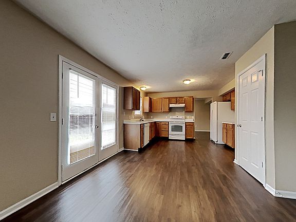5th image of 6738 Thousand Oaks Dr