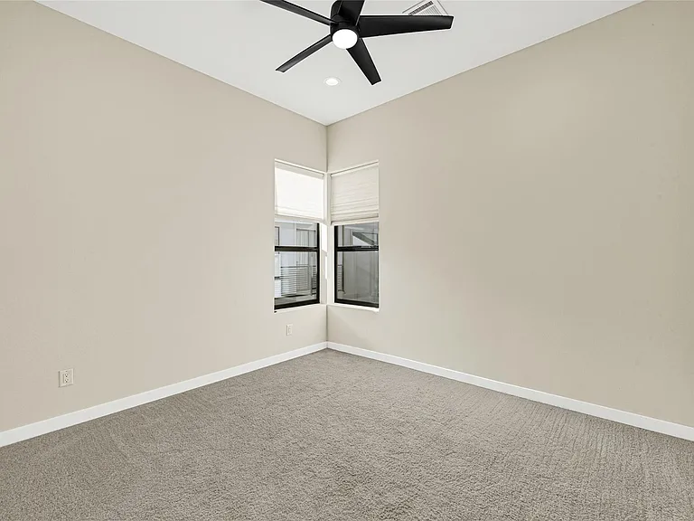 2317 Eagle St — Photo 30