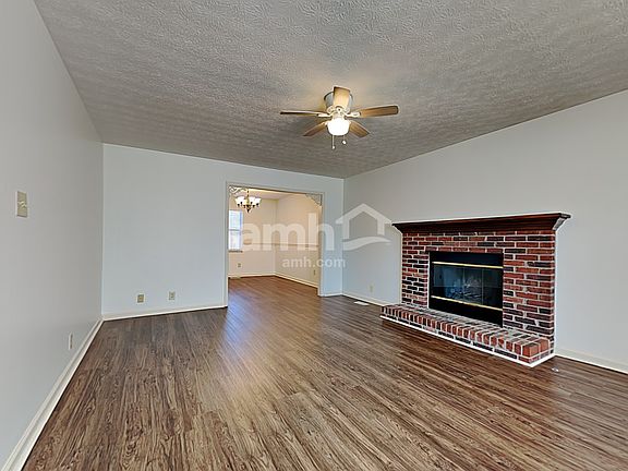 5th image of 523 Bushwood Dr
