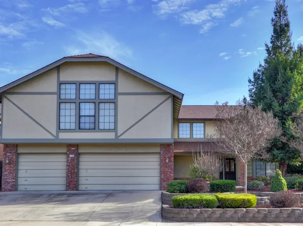 1369 Sun Tree Dr, Roseville, CA 95661