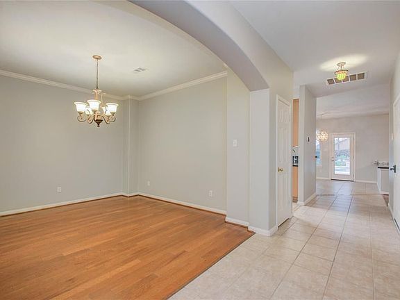 5th image of 24810 Trailstone Ct
