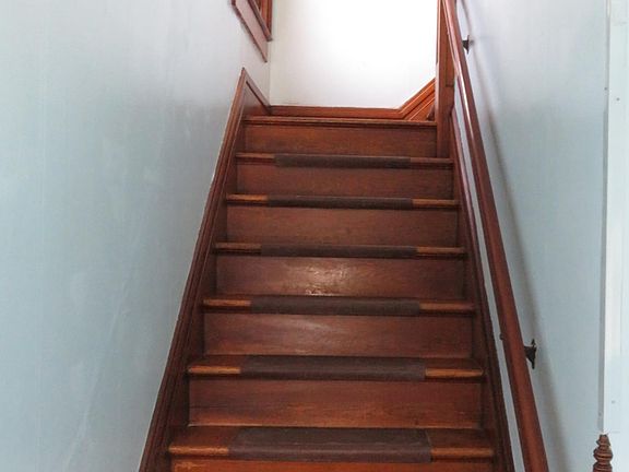 3rd image of 449 10th St #2