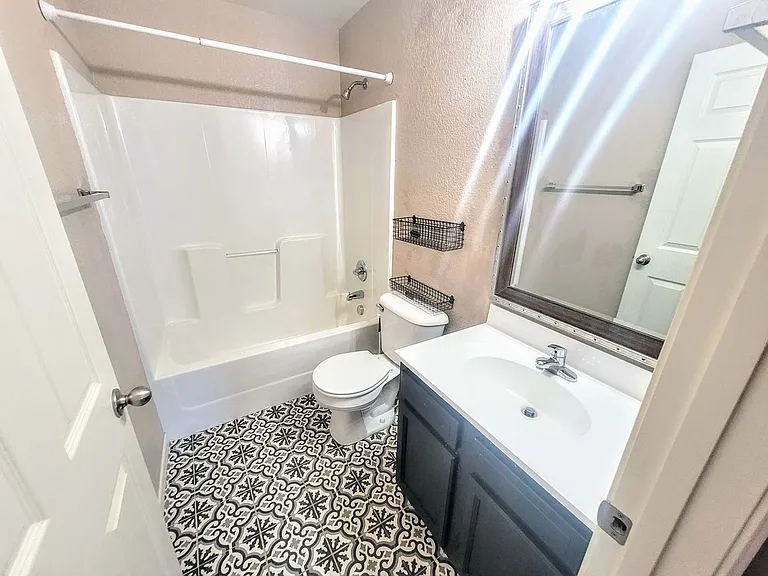 21084 Homer St #B — Photo 11