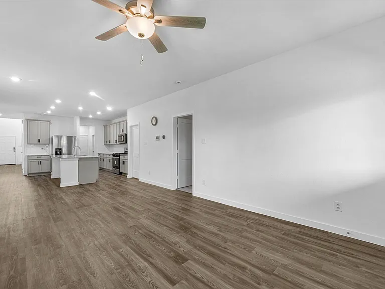 3914 Windy Whisper Dr — Photo 8