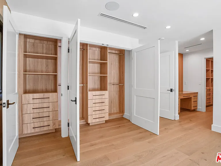 4097 Sapphire Dr — Photo 31