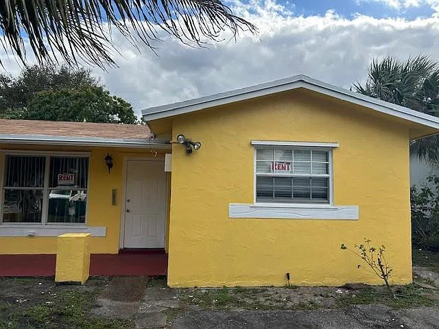 3 bed, 2.0 bath, 1806 sqft, $2,500 — Photo 2