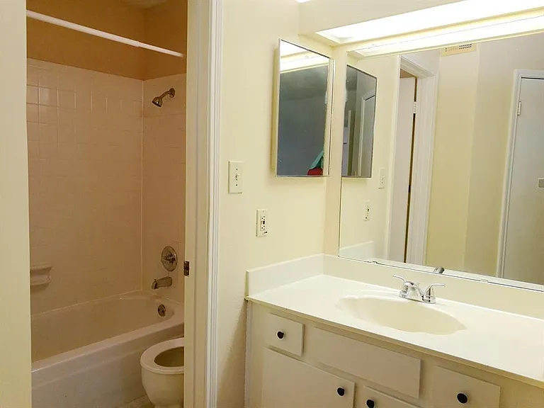 2121 Hepburn St #505 — Photo 7